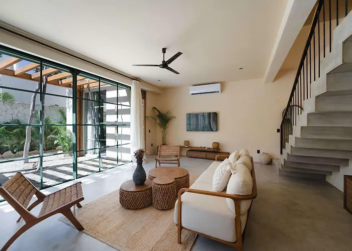 Stylish 3-bedroom With Private Pool *