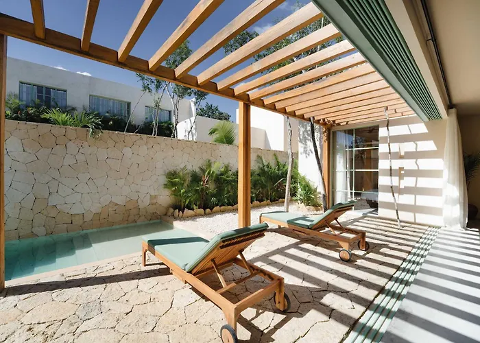 Stylish 3-bedroom With Private Pool Villa *