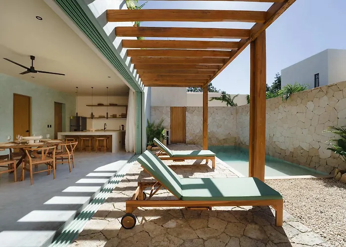 Stylish 3-bedroom With Private Pool *