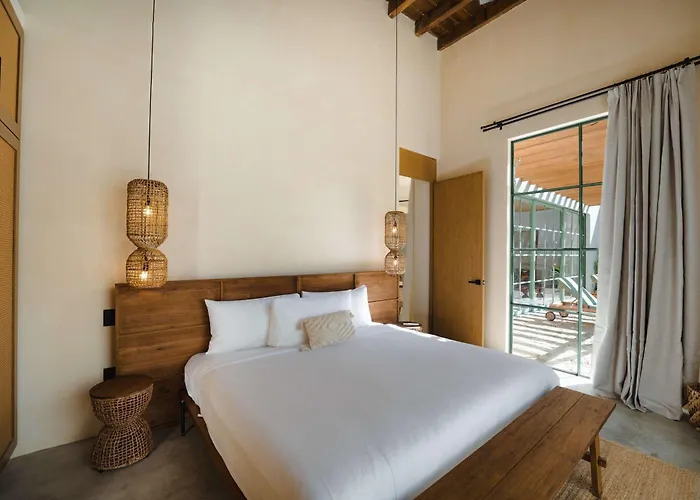 Stylish 3-bedroom With Private Pool *